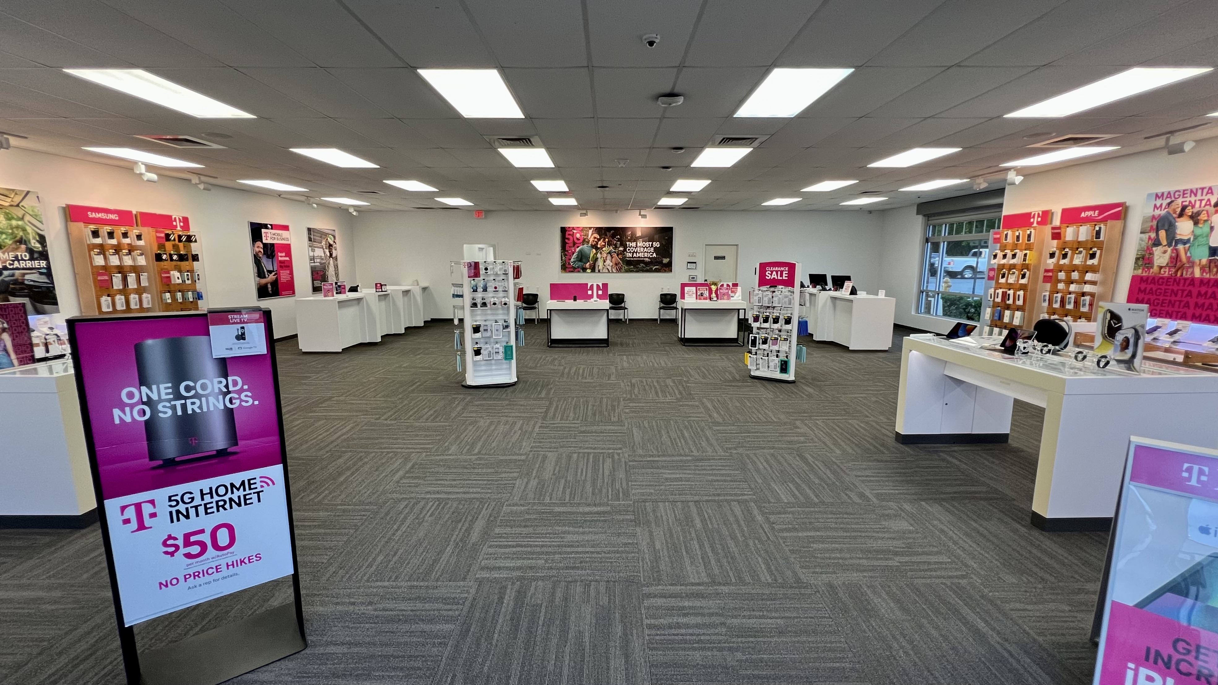 T-Mobile Store at 801 Providence Rd, Charlotte, NC | T-Mobile