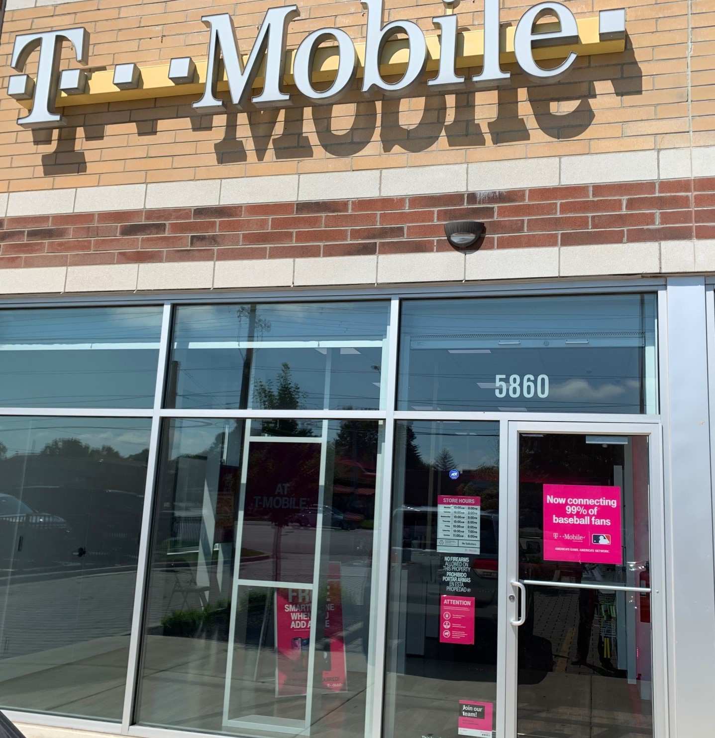 T-Mobile Store at 5860 Broadway, Merrillville, IN | T-Mobile