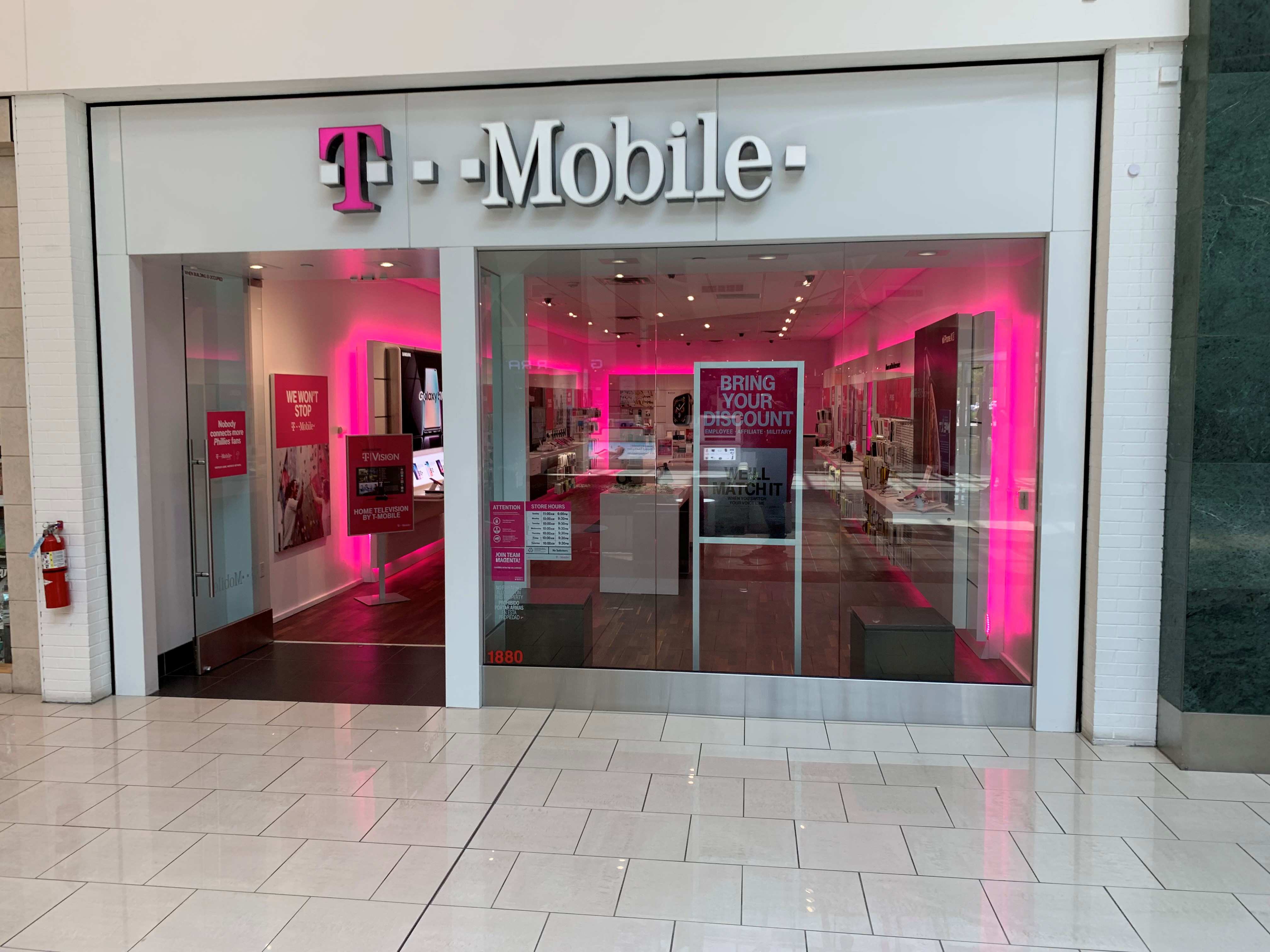 vans cherry hill mall phone number