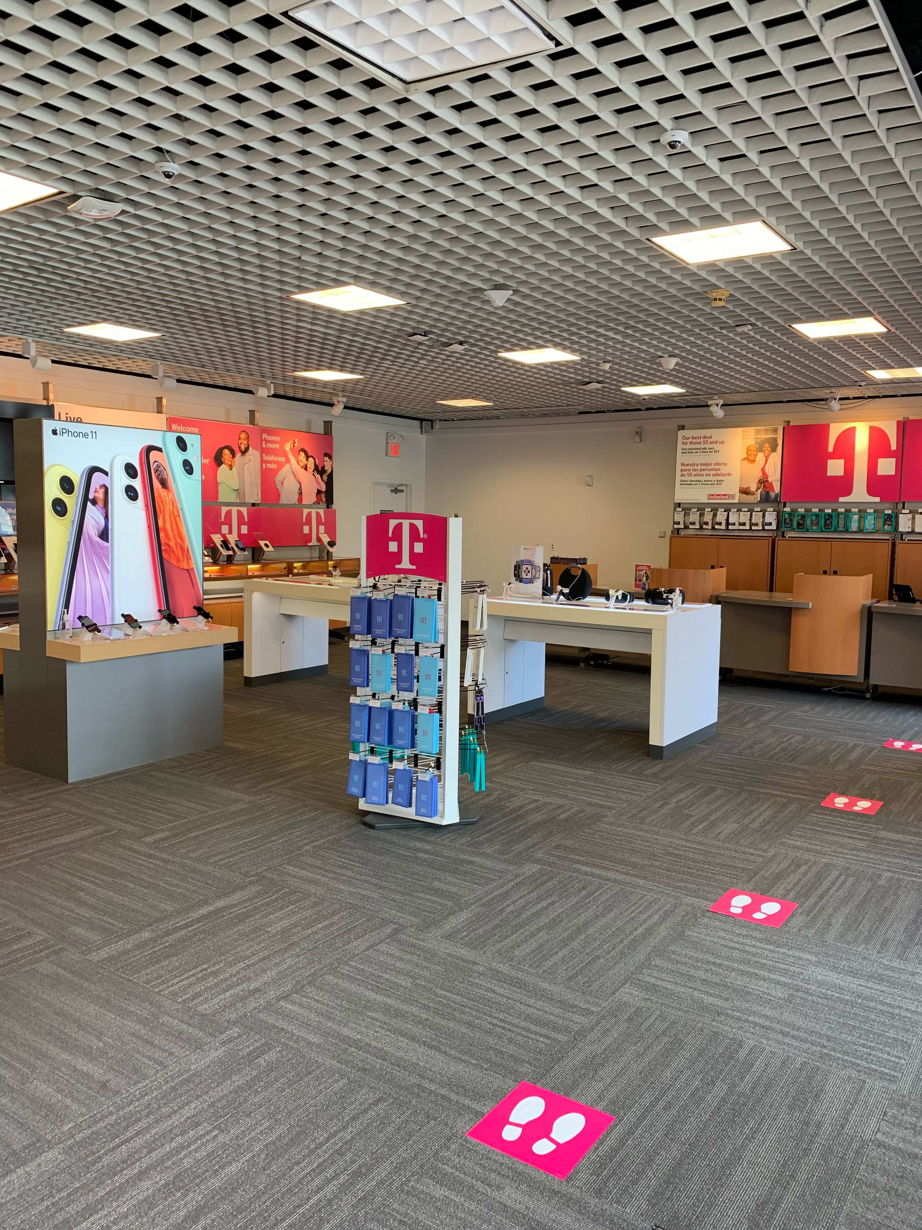 T Mobile Store At 1467 Lake St S Ste 200 Forest Lake Mn T Mobile