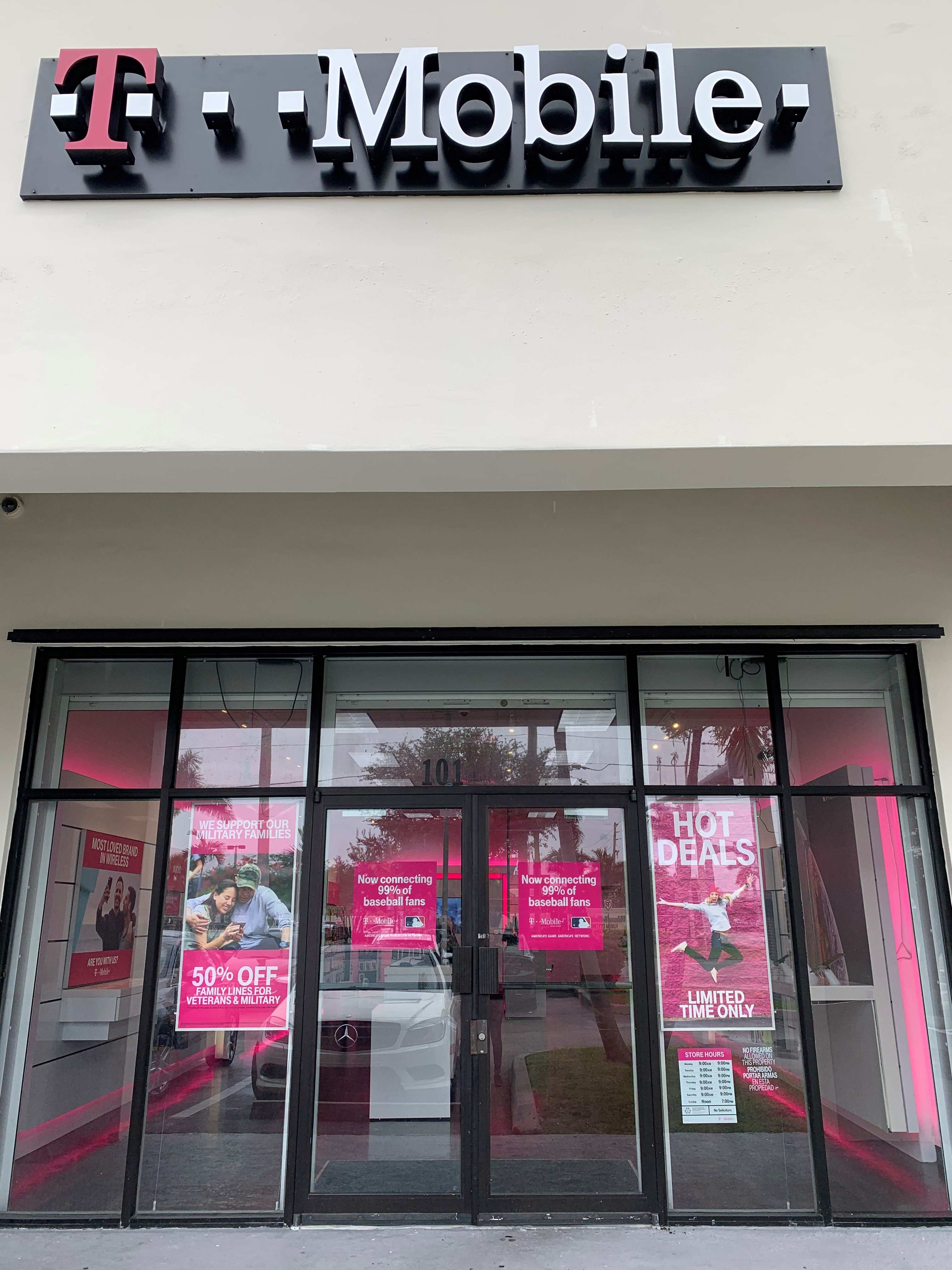 T-Mobile Store at 33521 S Dixie Hwy, Homestead, FL | T-Mobile