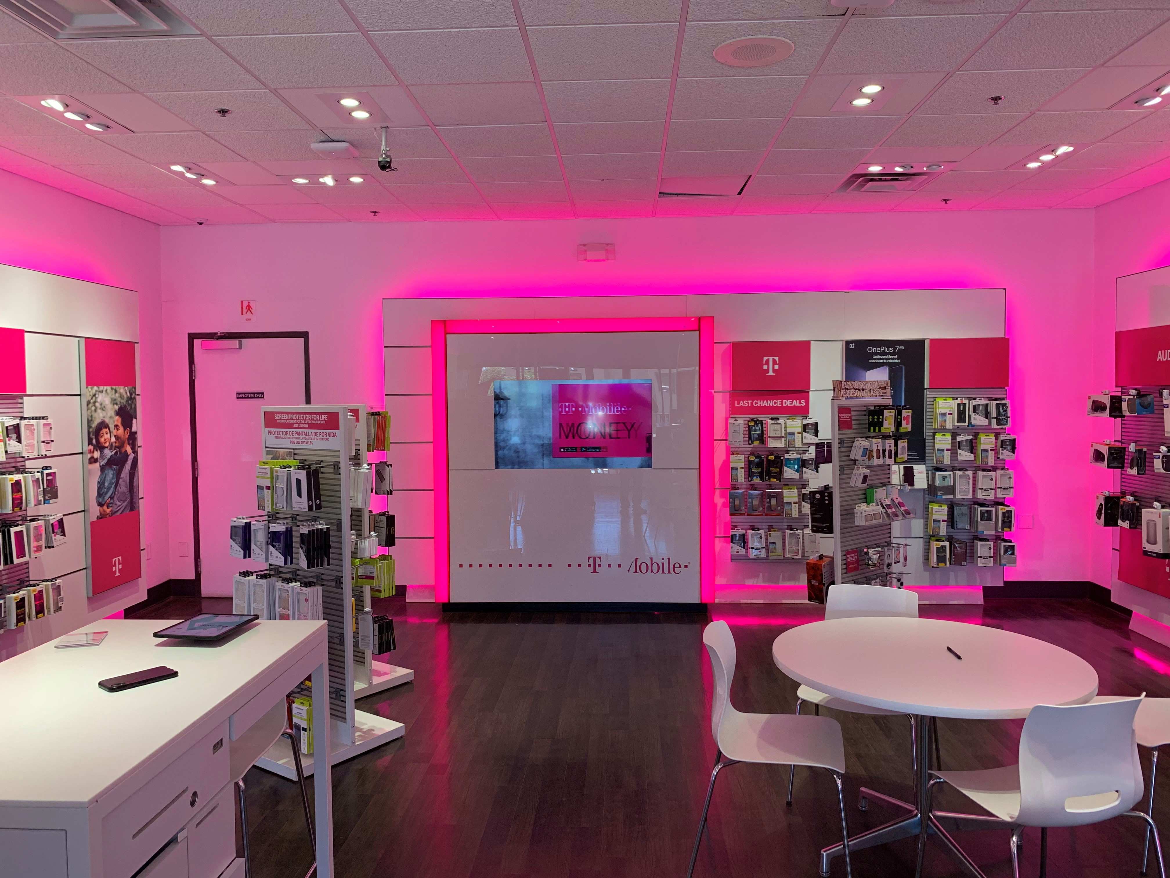 T Mobile Store At 4056 Cerrillos Rd Suite E 2 Santa Fe Nm T Mobile