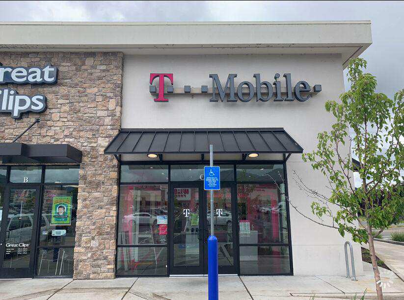 T Mobile Store At 211 Ne Terry Lane Ste C Grants Pass Or T Mobile
